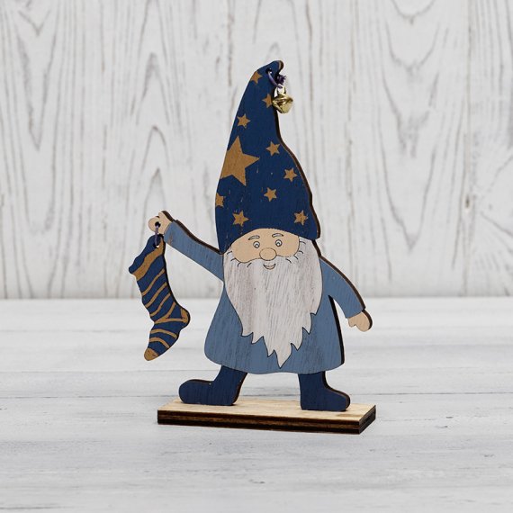 Фотография товара 'Neon-night Деревянная фигурка «Гном с носком» 15х4х17 см, 504-009'