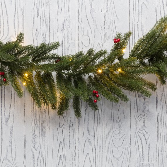 Фотография товара 'Neon-night Еловый шлейф с ягодами и гирляндой 1.8 м, 30 LED, 31 В, литой, 307-113'