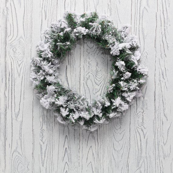 Фотография товара 'Neon-night Заснеженный еловый венок &#216; 45 см, ПВХ, 307-147'